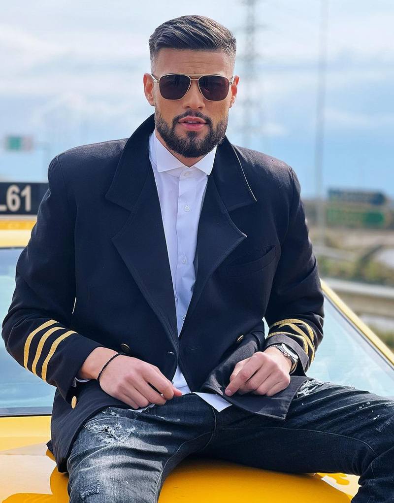 Алекс Робов